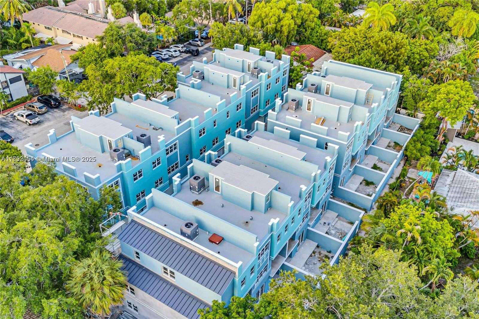 Small Image of 824 SOUTH EAST 12TH CT, Fort Lauderdale Number 3
