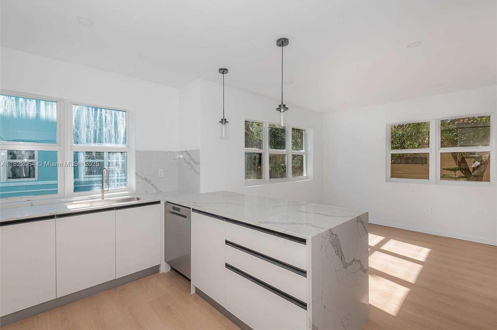Small Image of 824 SOUTH EAST 12TH CT, Fort Lauderdale Number 7