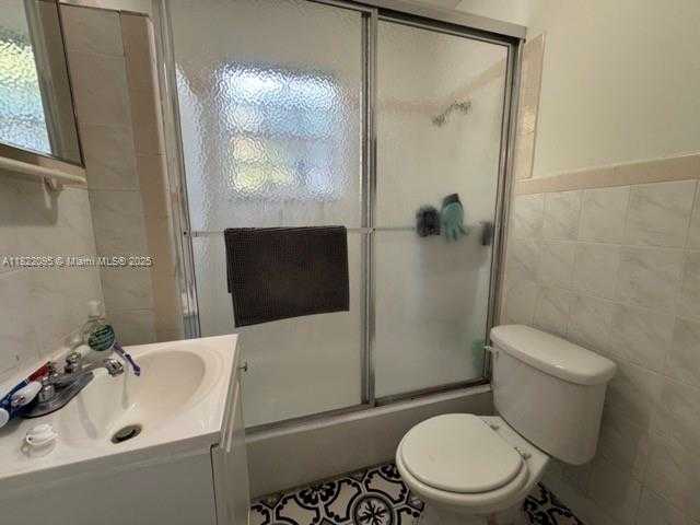 Small Image of Miami Number 33