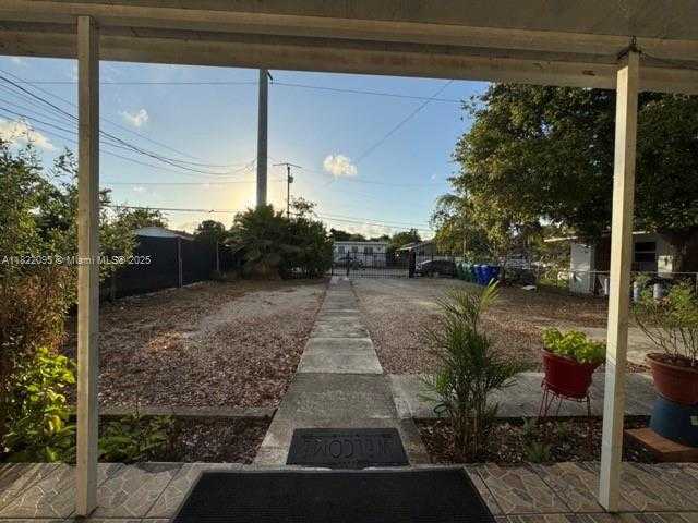 Small Image of Miami Number 40