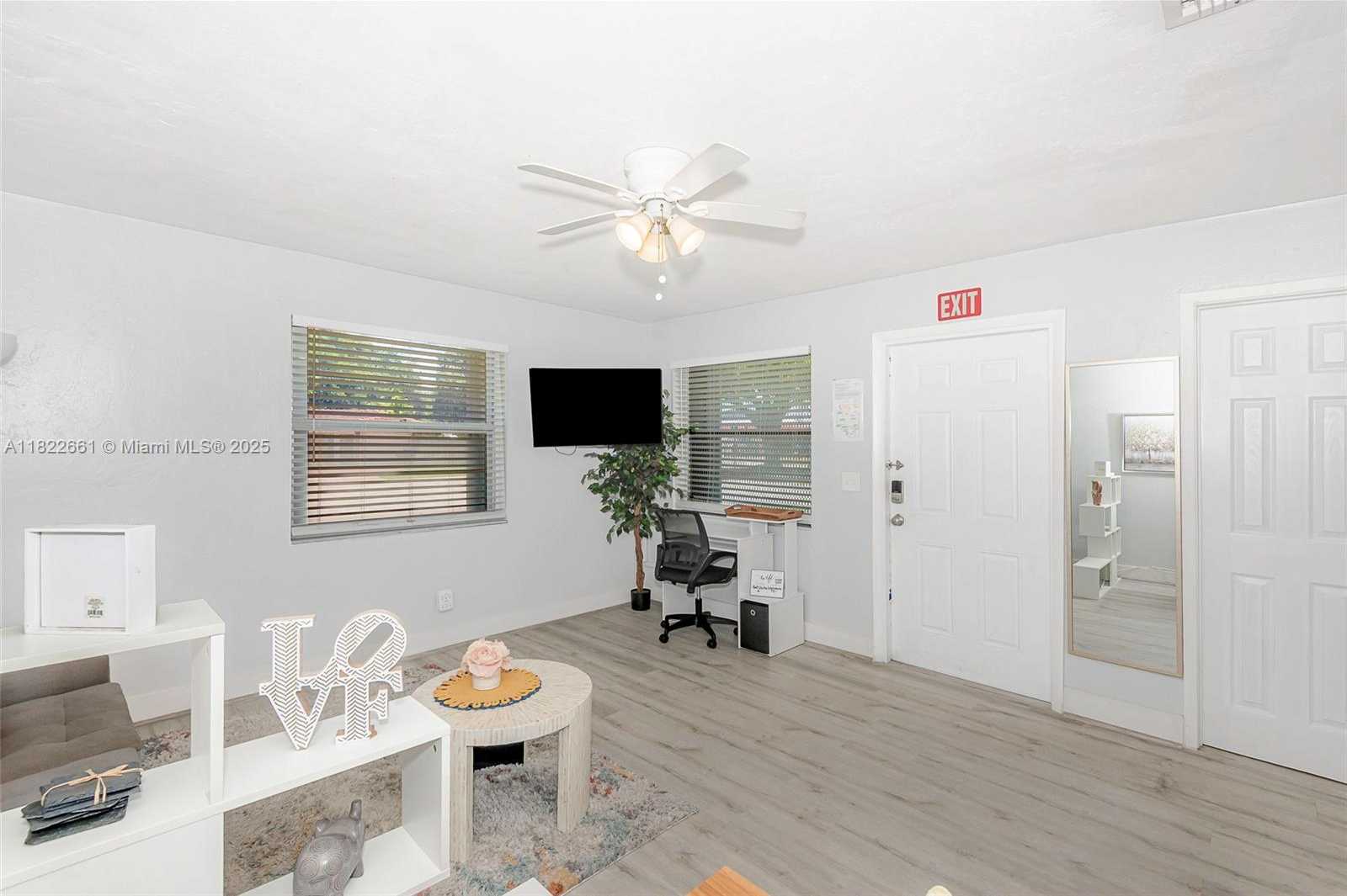 Small Image of 201 COLUMBUS PKWY, Hollywood Number 27