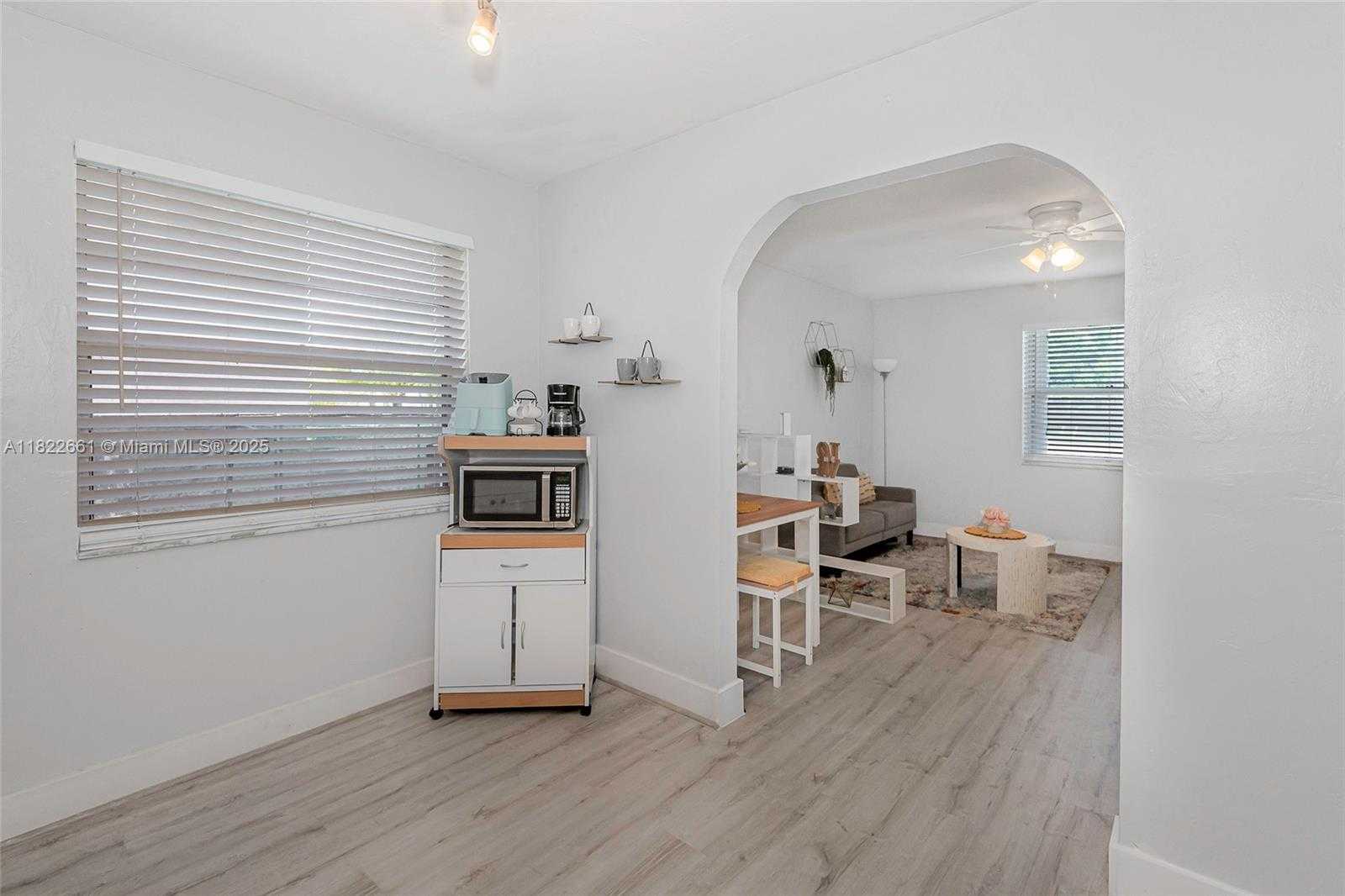 Small Image of 201 COLUMBUS PKWY, Hollywood Number 32