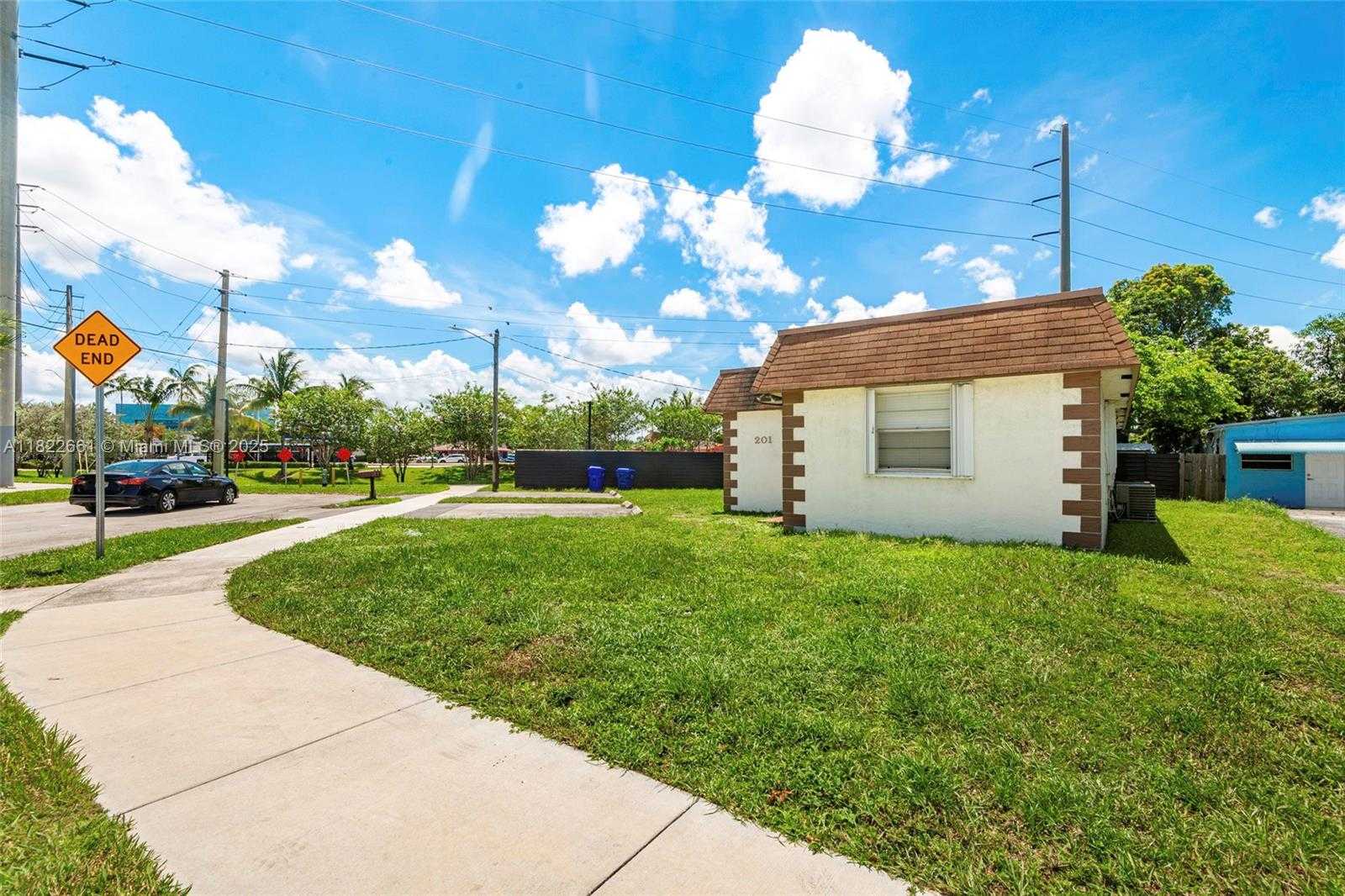 Small Image of 201 COLUMBUS PKWY, Hollywood Number 36