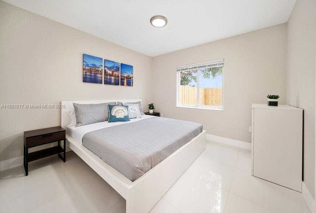 Small Image of 1770 NORTH WEST 55TH ST, Miami Number 11