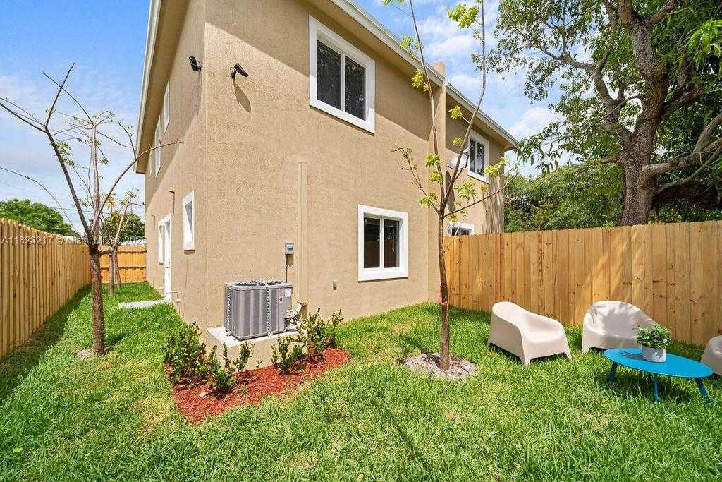 Small Image of 1770 NORTH WEST 55TH ST, Miami Number 3