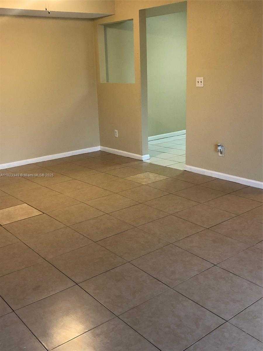 Small Image of 10740 ROYAL PALM BLVD #10, Coral Springs Number 4