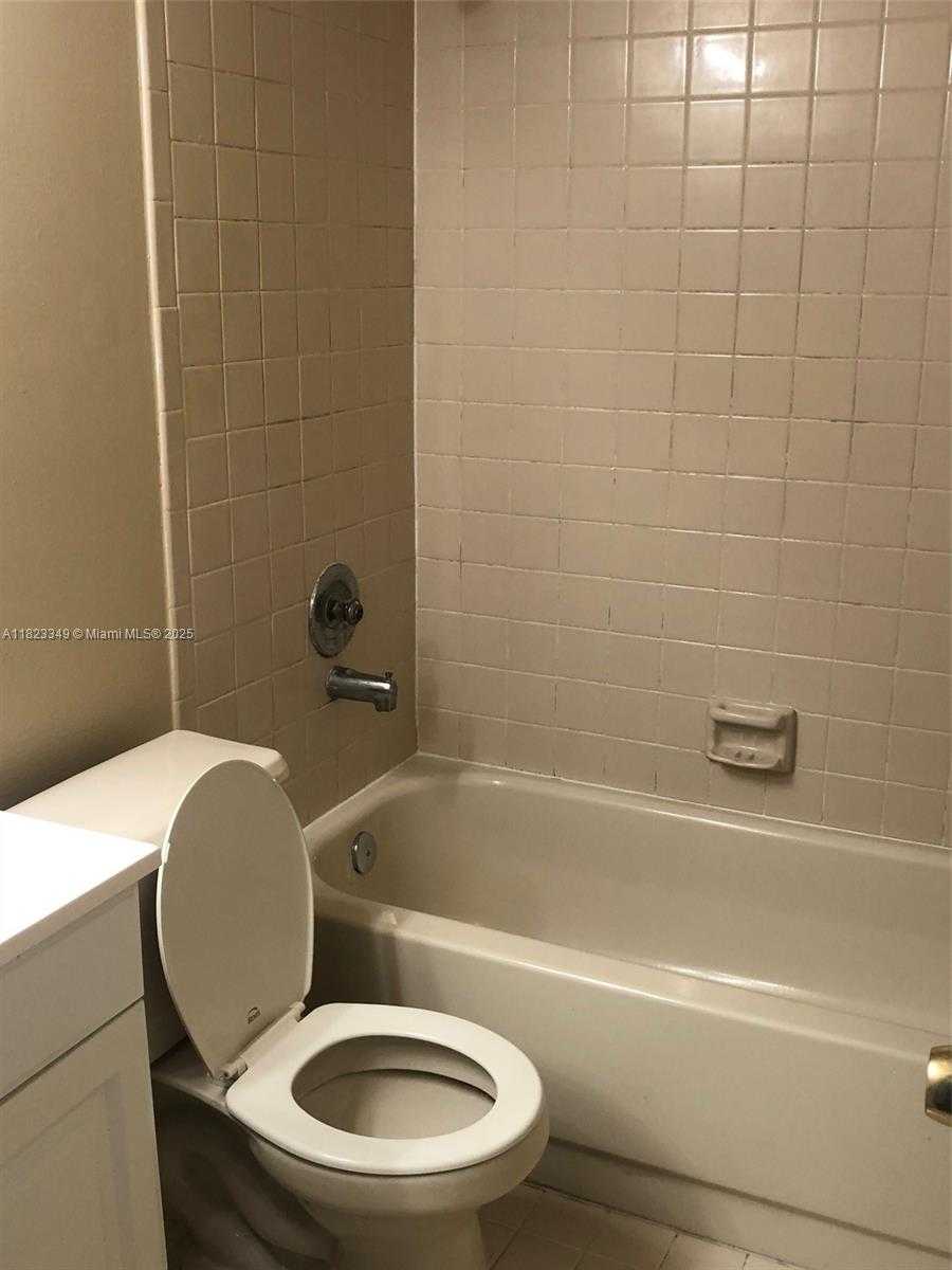 Small Image of 10740 ROYAL PALM BLVD #10, Coral Springs Number 5