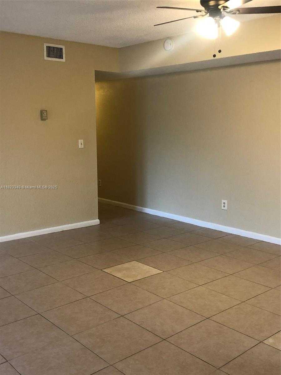 Small Image of 10740 ROYAL PALM BLVD #10, Coral Springs Number 9