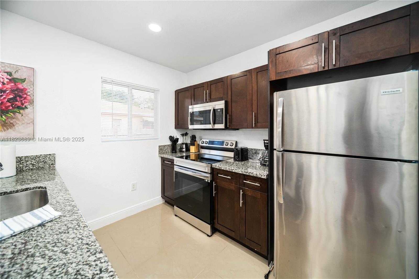 Small Image of 1250 NORTH EAST 110TH ST, Miami Number 10