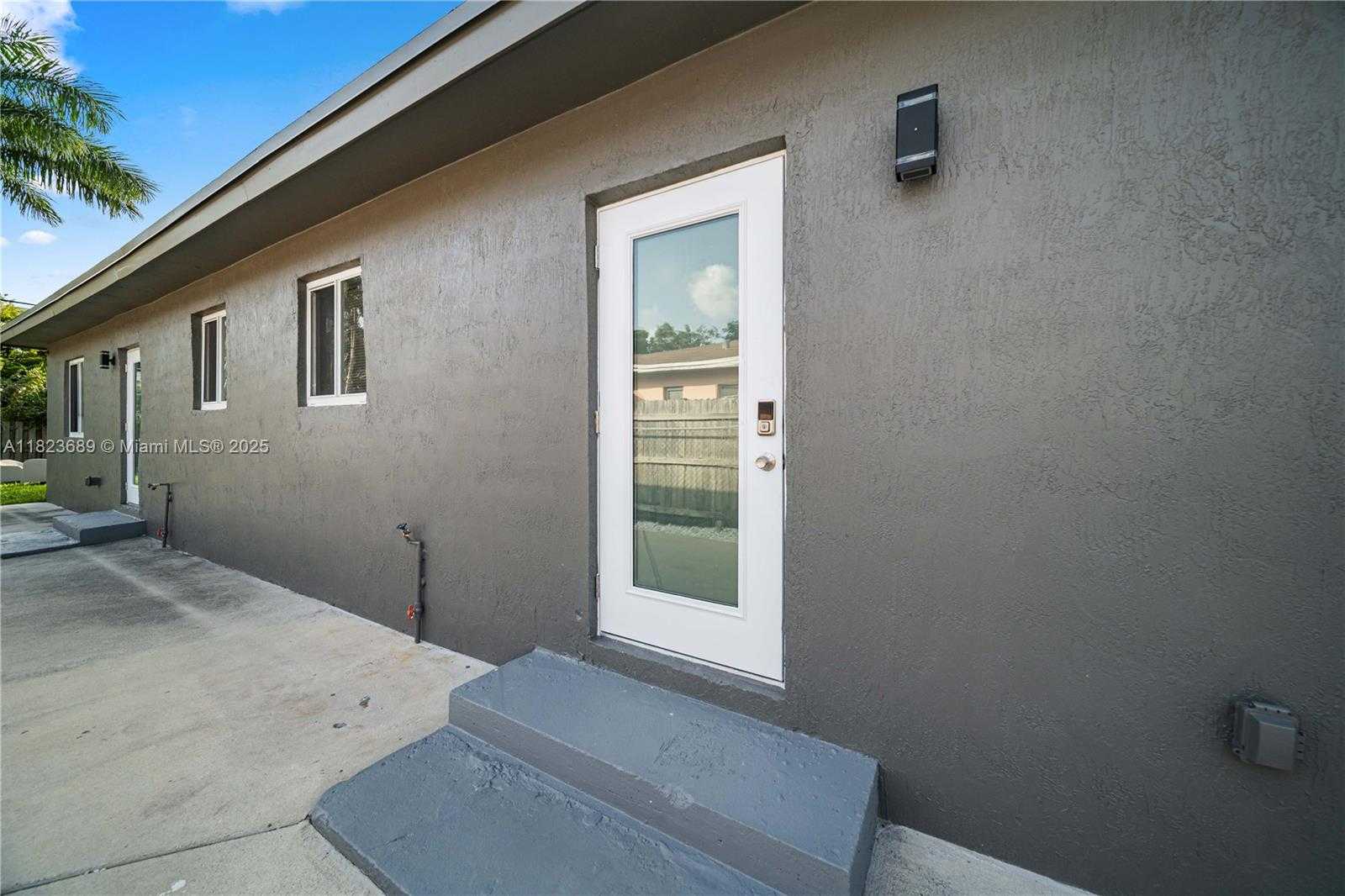 Small Image of 1250 NORTH EAST 110TH ST, Miami Number 5