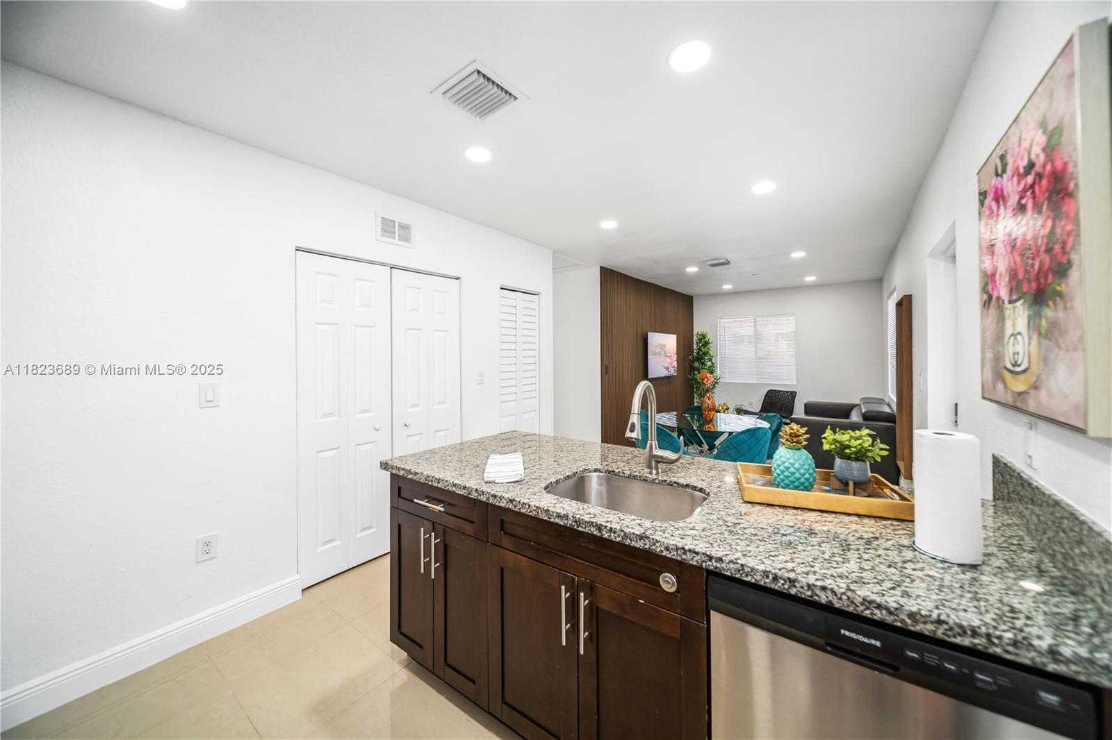 Small Image of 1250 NORTH EAST 110TH ST, Miami Number 8