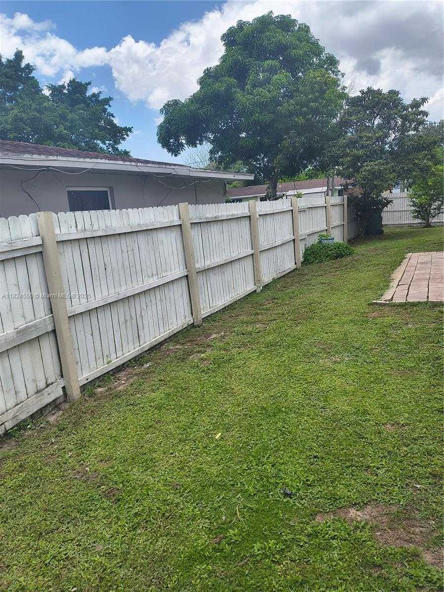 Small Image of 2161 41ST, Naples Number 22