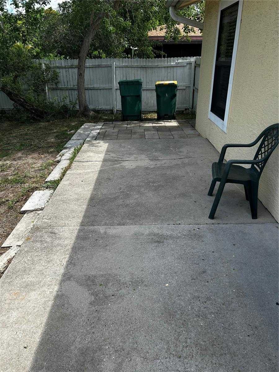 Small Image of 2161 41ST, Naples Number 3