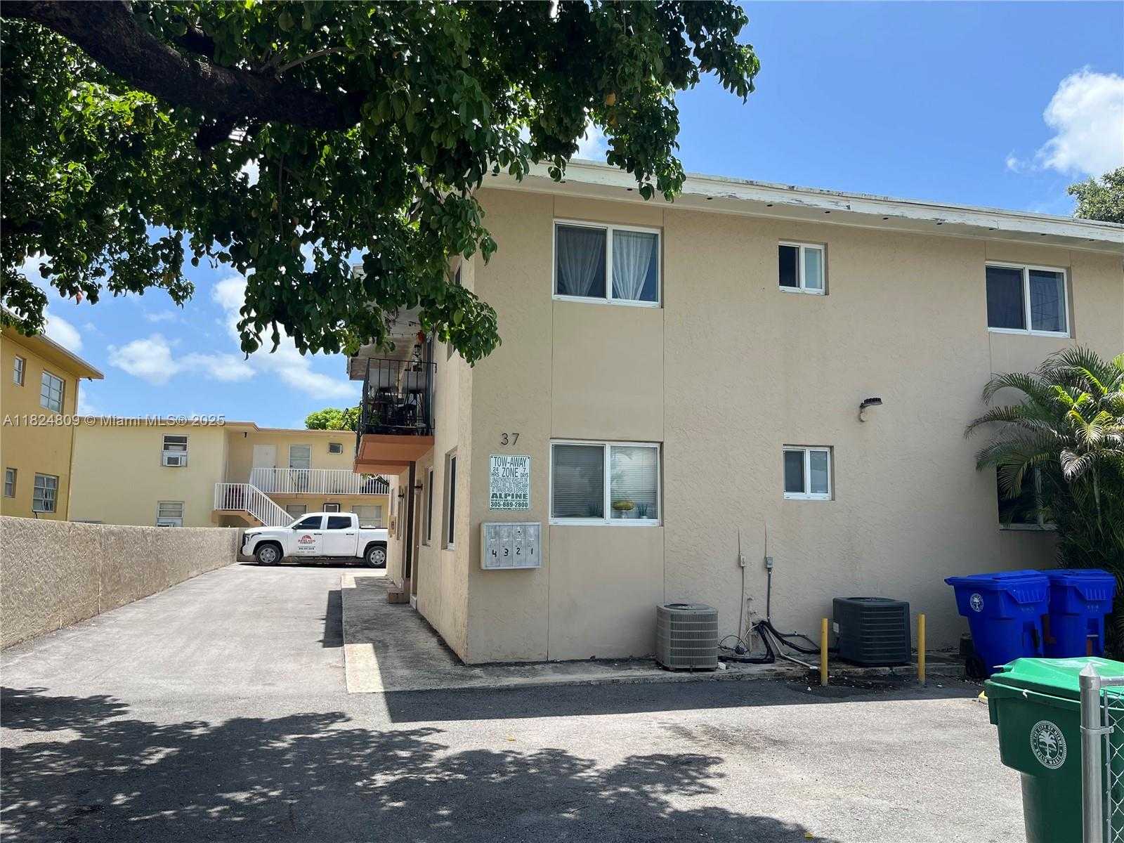Small Image of 37 NORTH WEST 19TH AVE, Miami Number 2