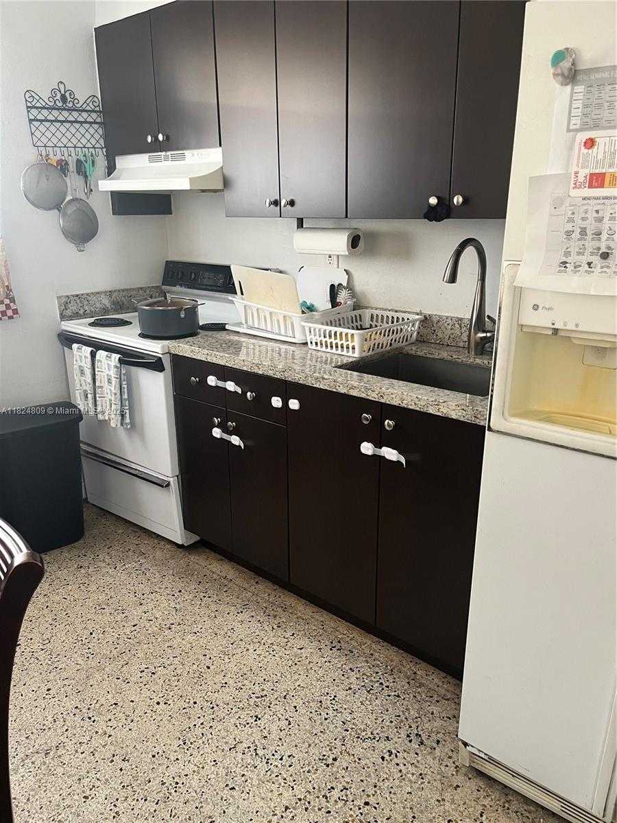 Small Image of 37 NORTH WEST 19TH AVE, Miami Number 3