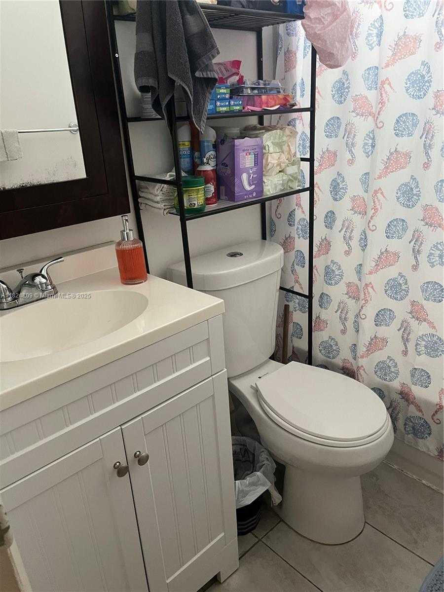 Small Image of 37 NORTH WEST 19TH AVE, Miami Number 5