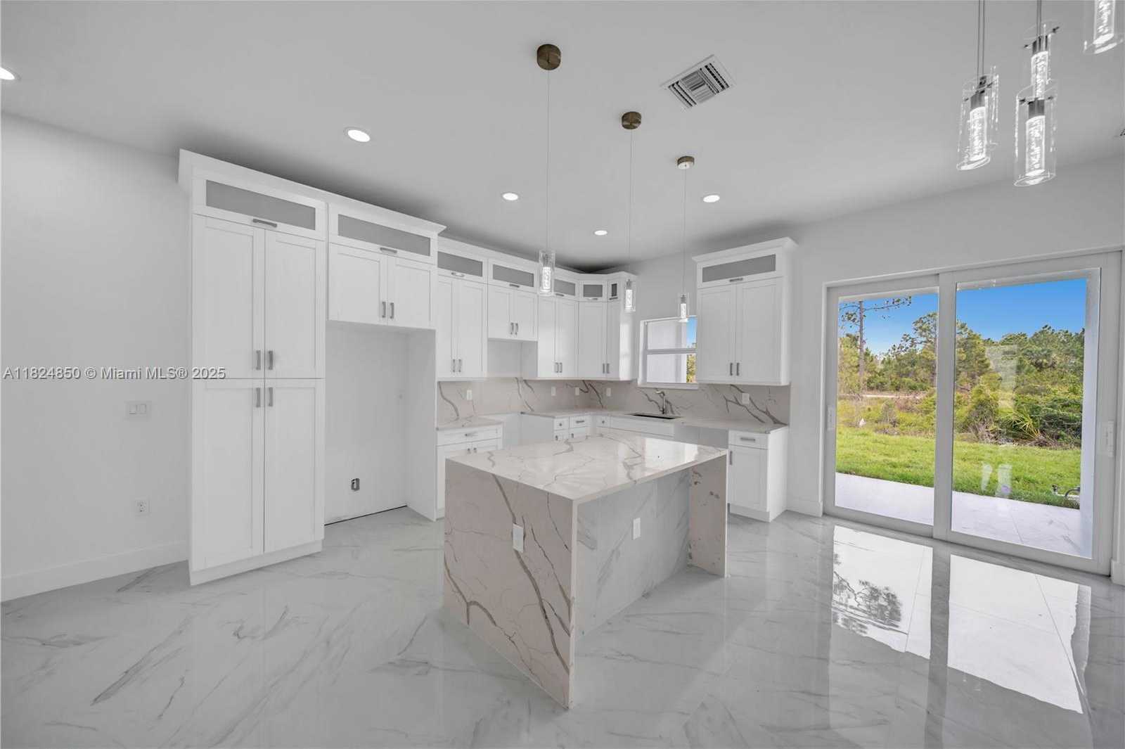 Small Image of 420 GRANT AVE, Lehigh Acres Number 10