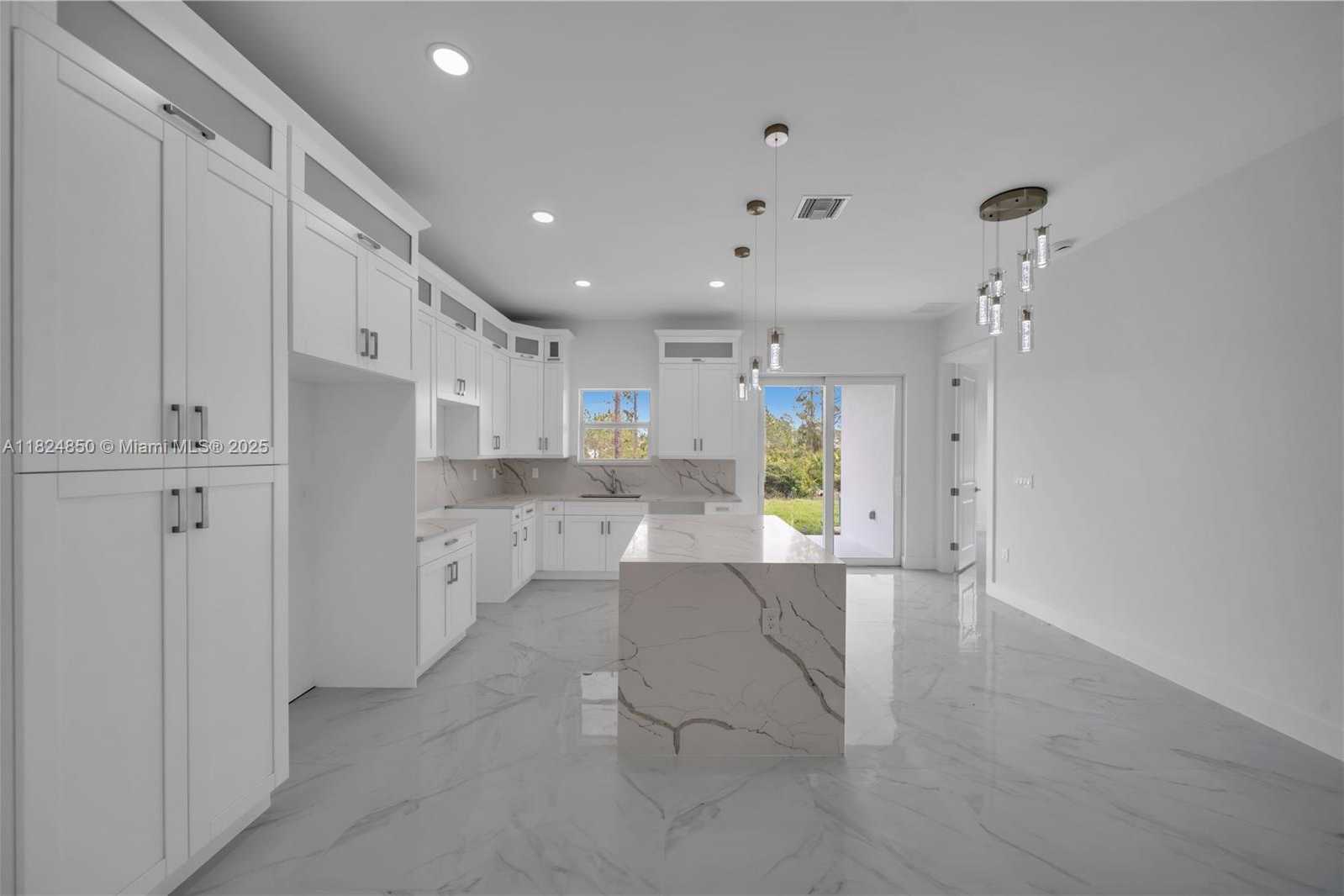 Small Image of 420 GRANT AVE, Lehigh Acres Number 12