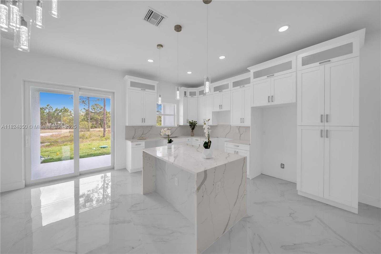 Small Image of 420 GRANT AVE, Lehigh Acres Number 9