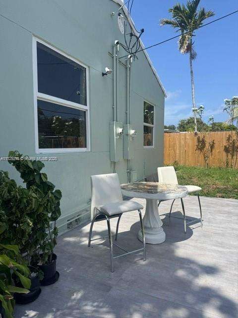 Small Image of 1930 ADAMS ST, Hollywood Number 14