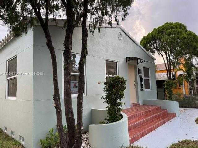 Small Image of 1930 ADAMS ST, Hollywood Number 2