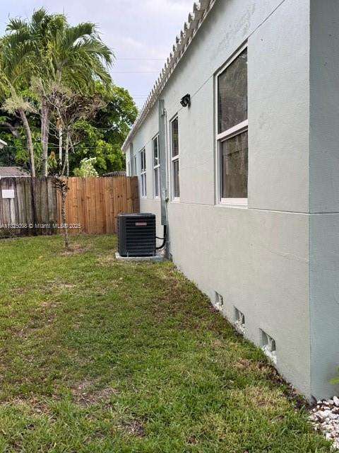 Small Image of 1930 ADAMS ST, Hollywood Number 3