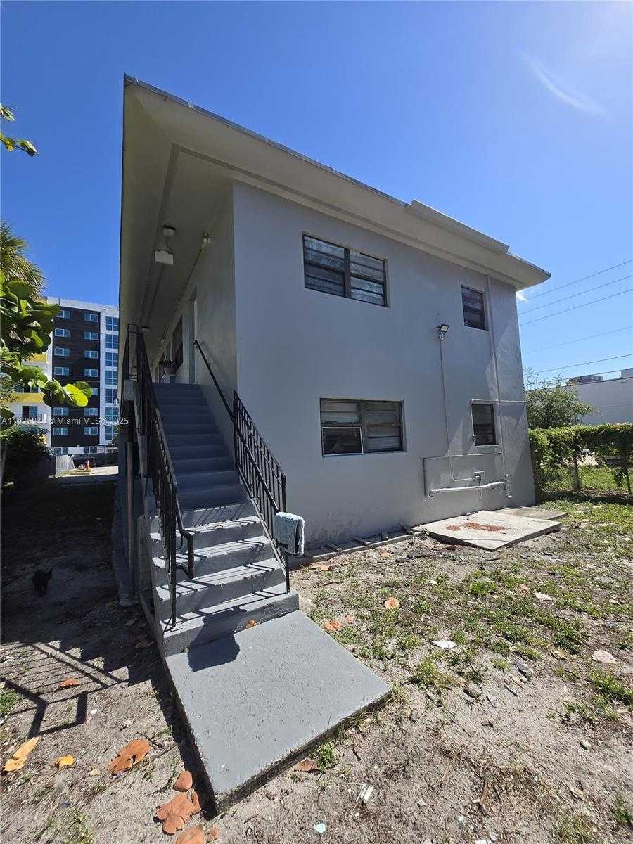 Small Image of 925 NORTH WEST 69TH ST #6, Miami Number 3