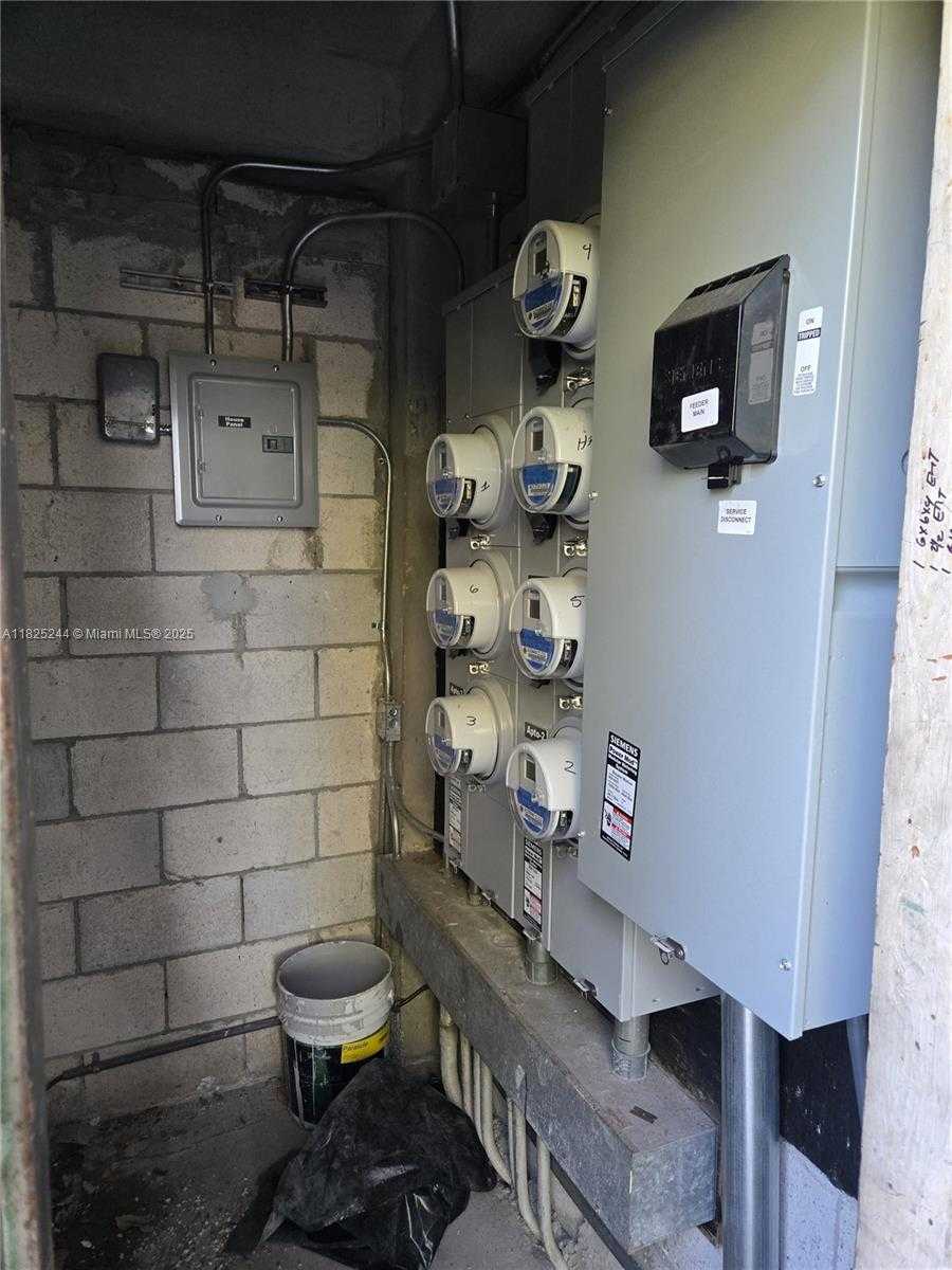 Small Image of 925 NORTH WEST 69TH ST #6, Miami Number 5
