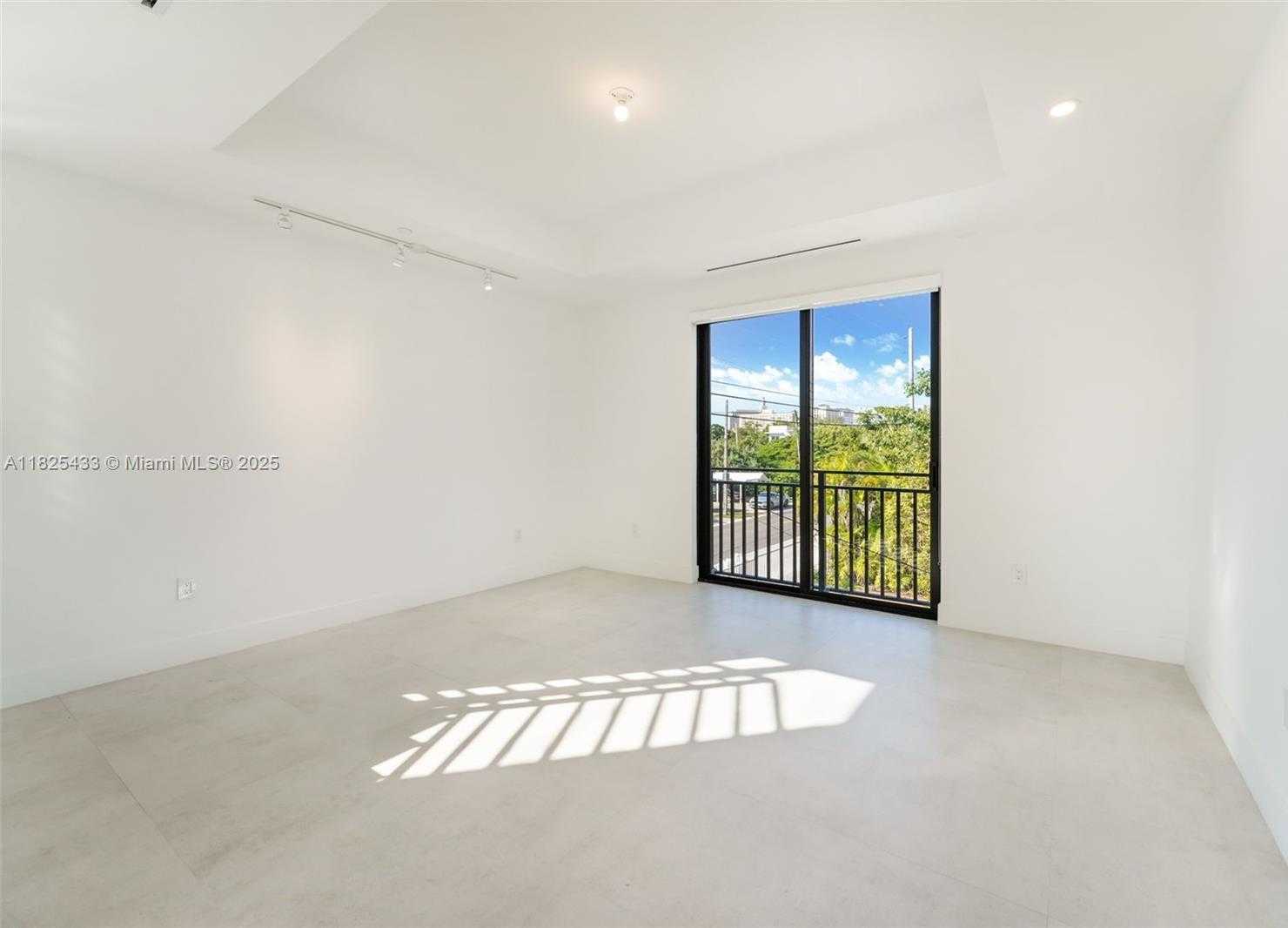 Small Image of 3345 SOUTH WEST 22ND TER, Miami Number 5