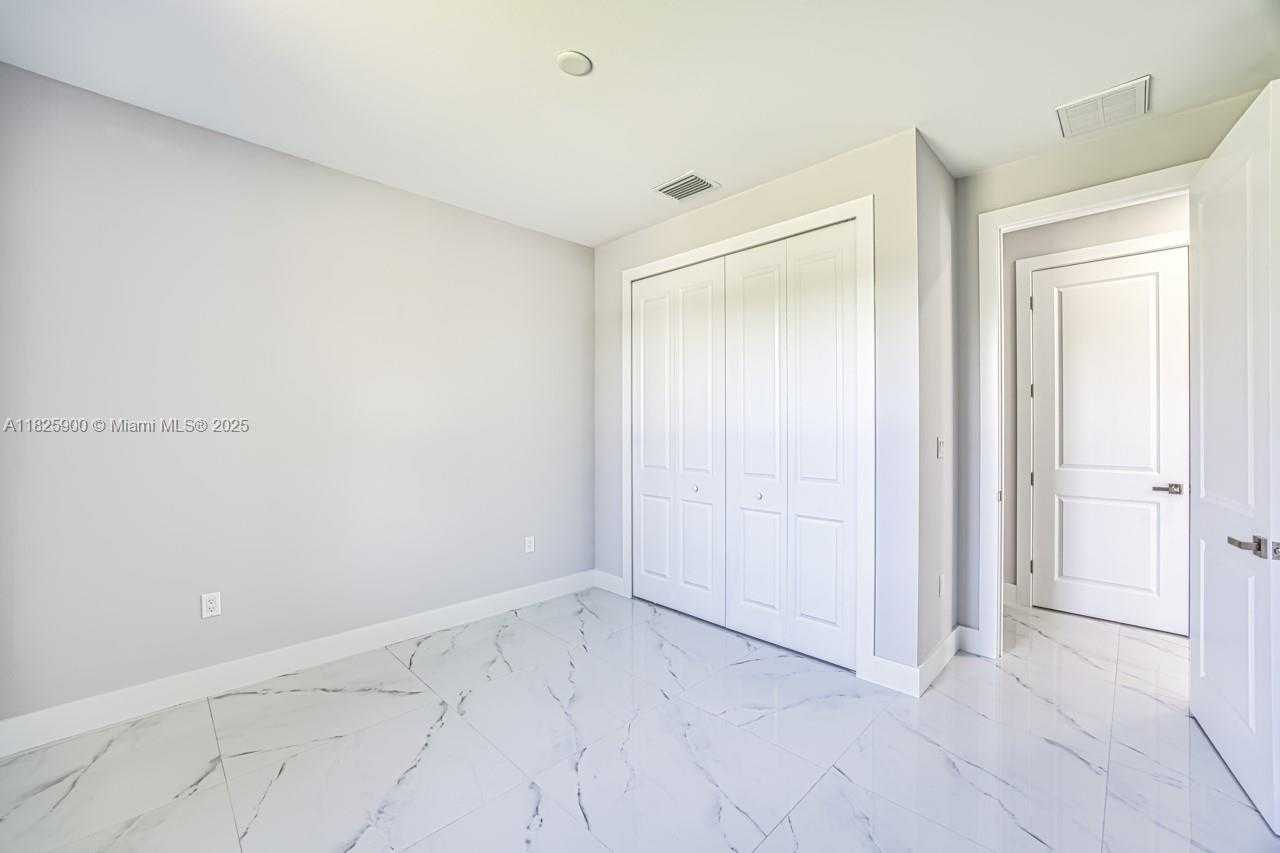 Small Image of 817 EISENHOWER BLVD #2, Lehigh Acres Number 11