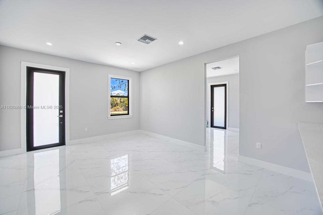 Small Image of 817 EISENHOWER BLVD #2, Lehigh Acres Number 13
