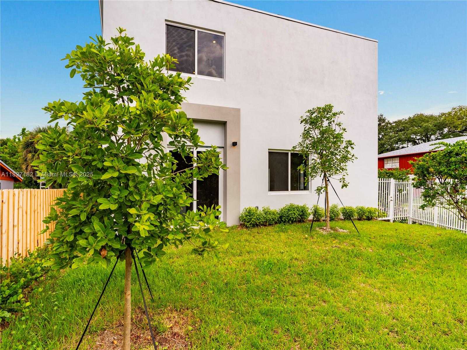 Small Image of 2107 SOUTH WEST 18TH AVE, Fort Lauderdale Number 19
