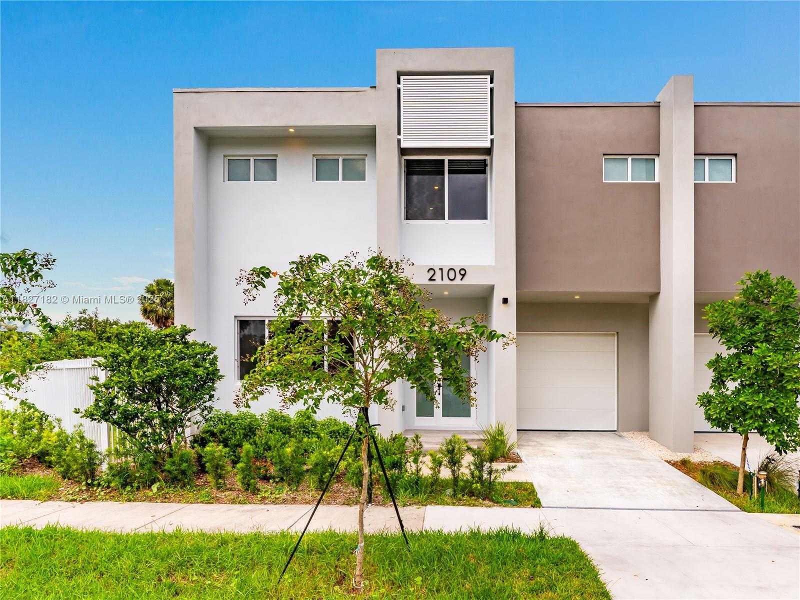 Small Image of 2107 SOUTH WEST 18TH AVE, Fort Lauderdale Number 2