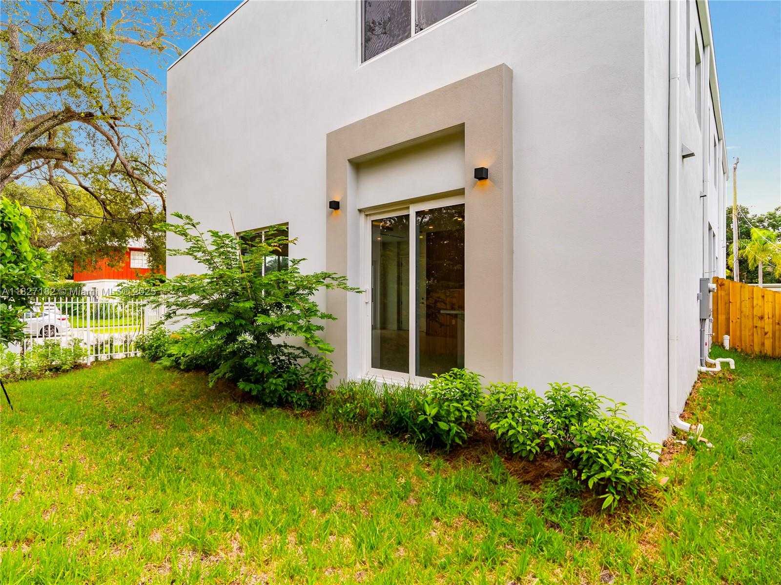 Small Image of 2107 SOUTH WEST 18TH AVE, Fort Lauderdale Number 21