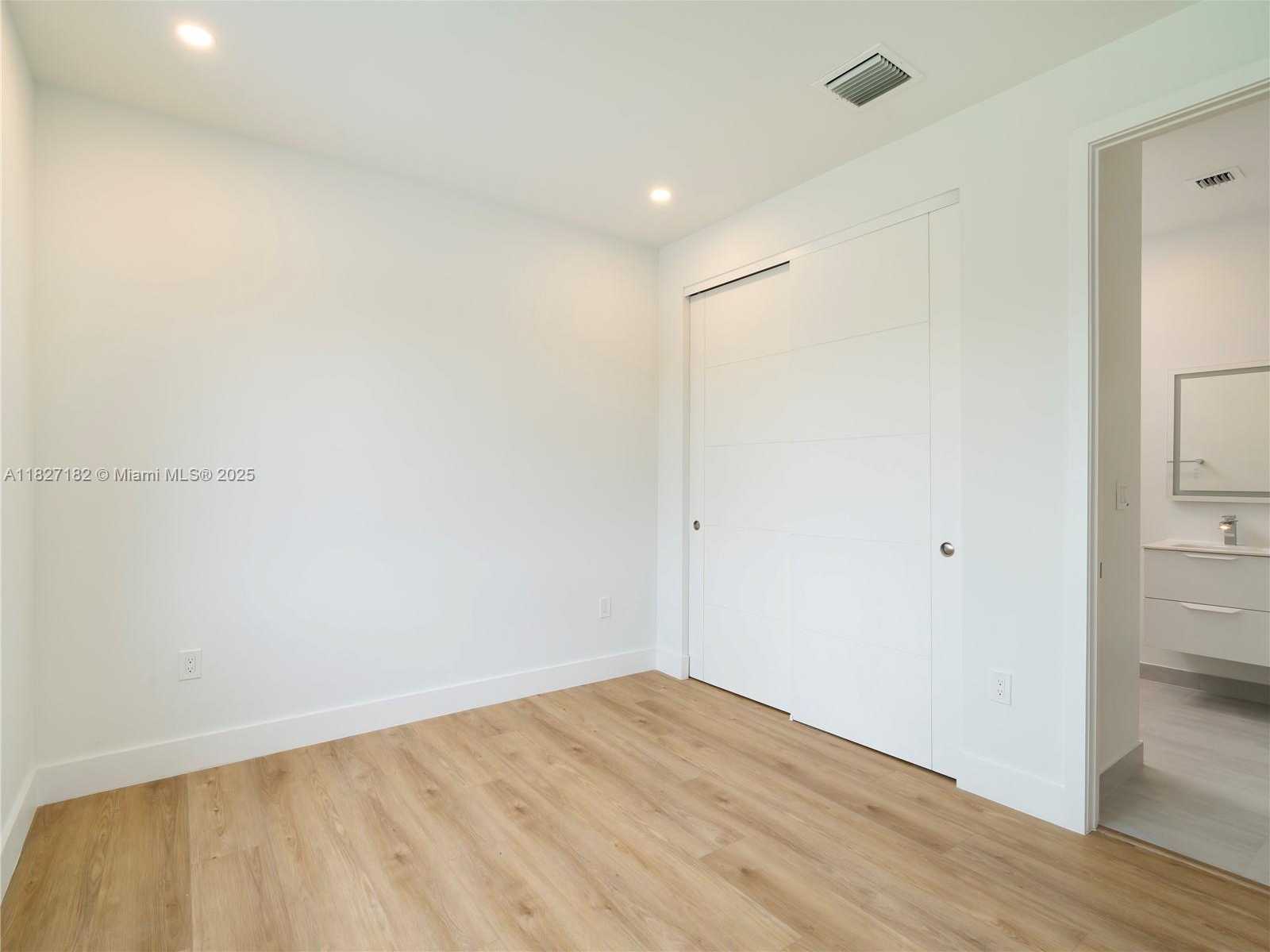 Small Image of 2107 SOUTH WEST 18TH AVE, Fort Lauderdale Number 31