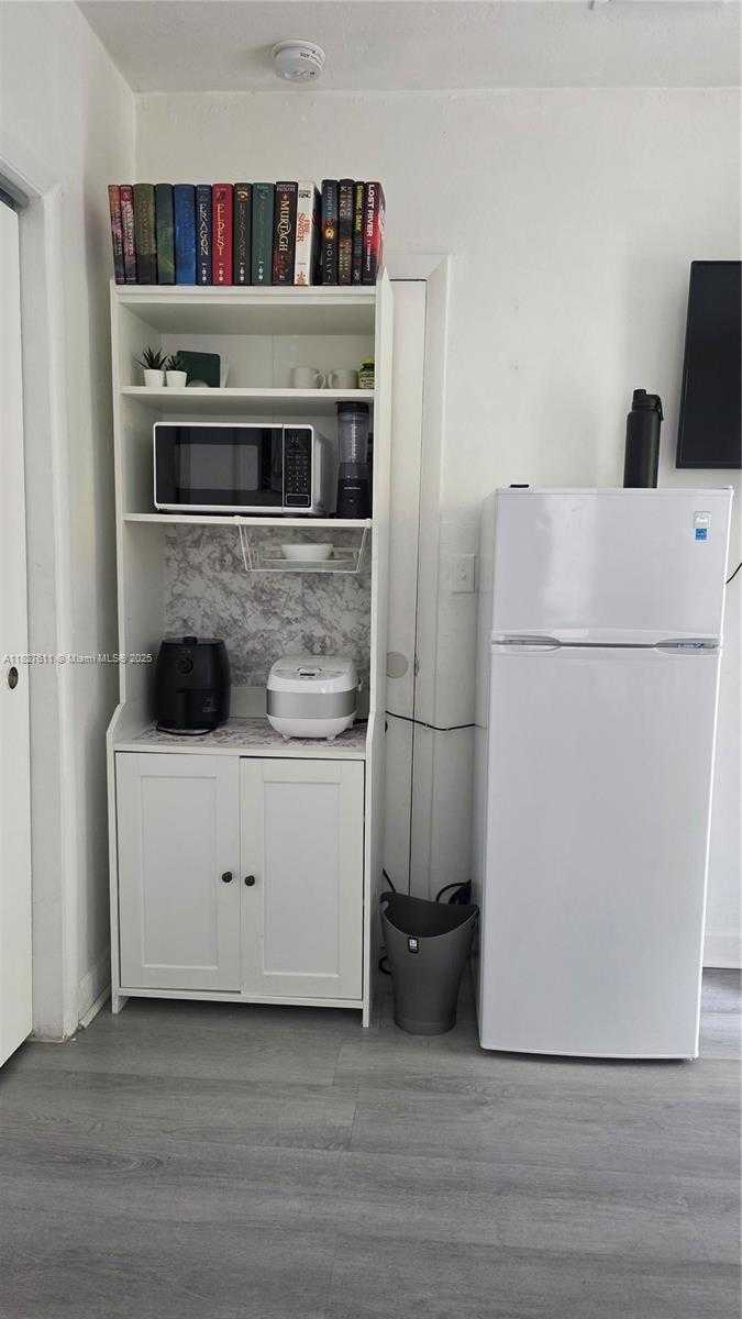 Small Image of 2729 NORTH WEST 47TH ST, Miami Number 11