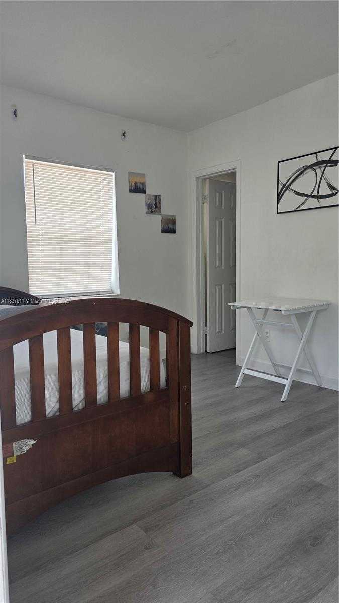 Small Image of 2729 NORTH WEST 47TH ST, Miami Number 12