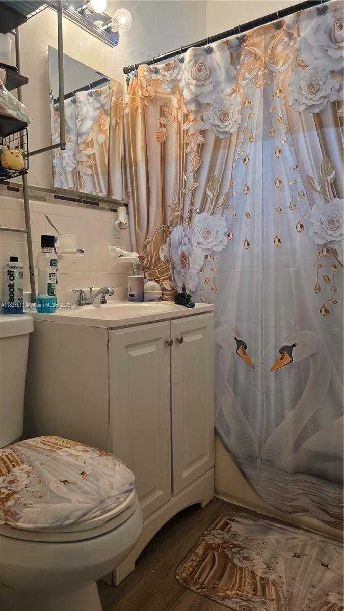 Small Image of 2729 NORTH WEST 47TH ST, Miami Number 17