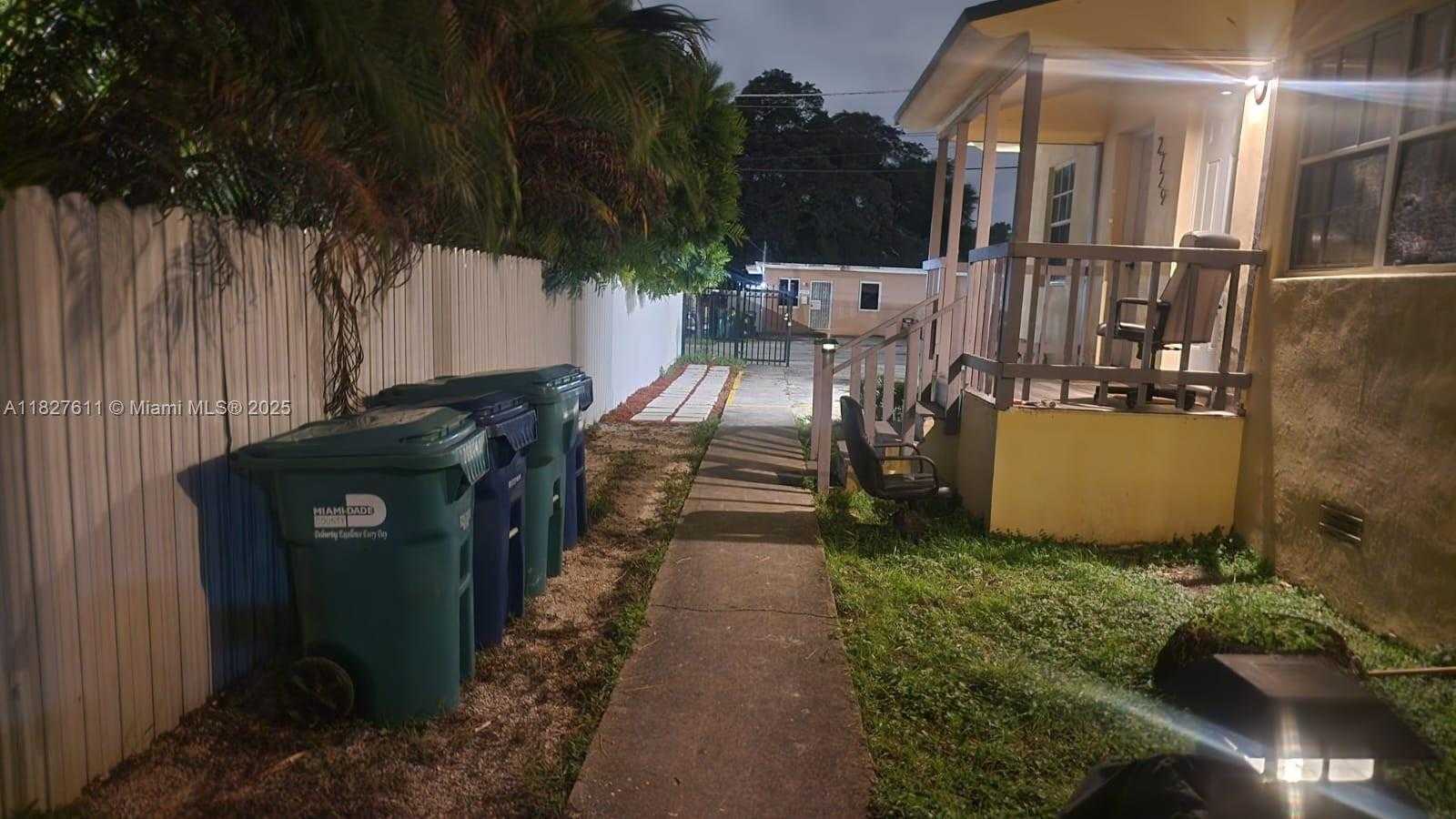 Small Image of 2729 NORTH WEST 47TH ST, Miami Number 2