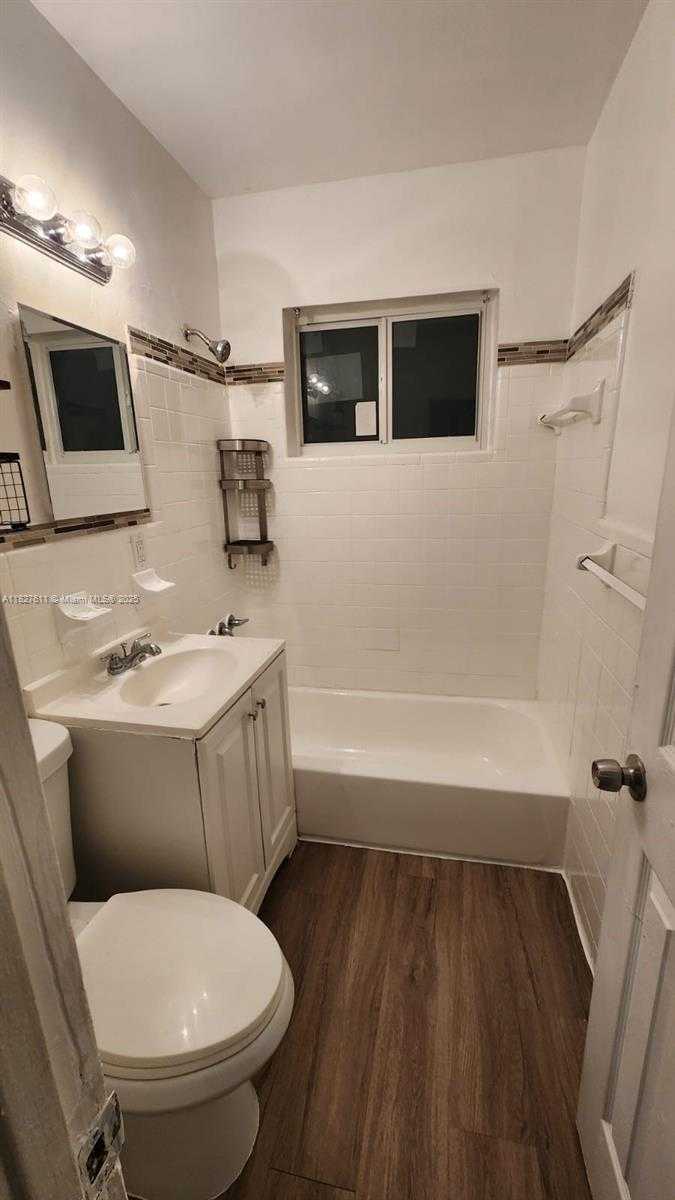 Small Image of 2729 NORTH WEST 47TH ST, Miami Number 7