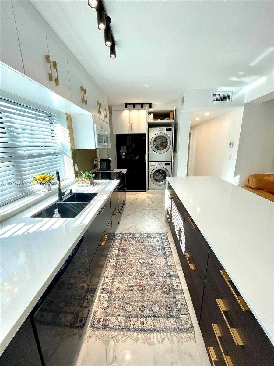Small Image of 1215 EAST BROWARD BLVD, Fort Lauderdale Number 16
