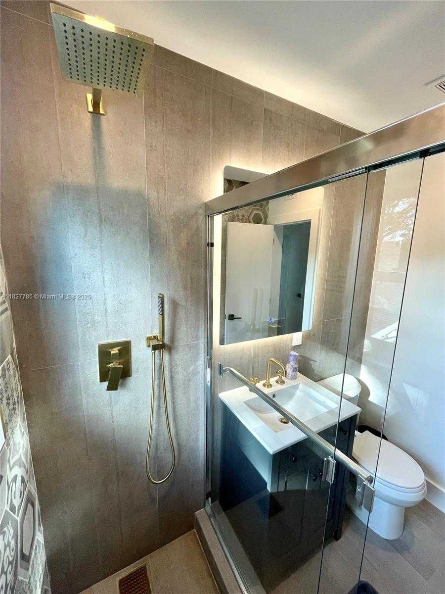 Small Image of 1215 EAST BROWARD BLVD, Fort Lauderdale Number 18