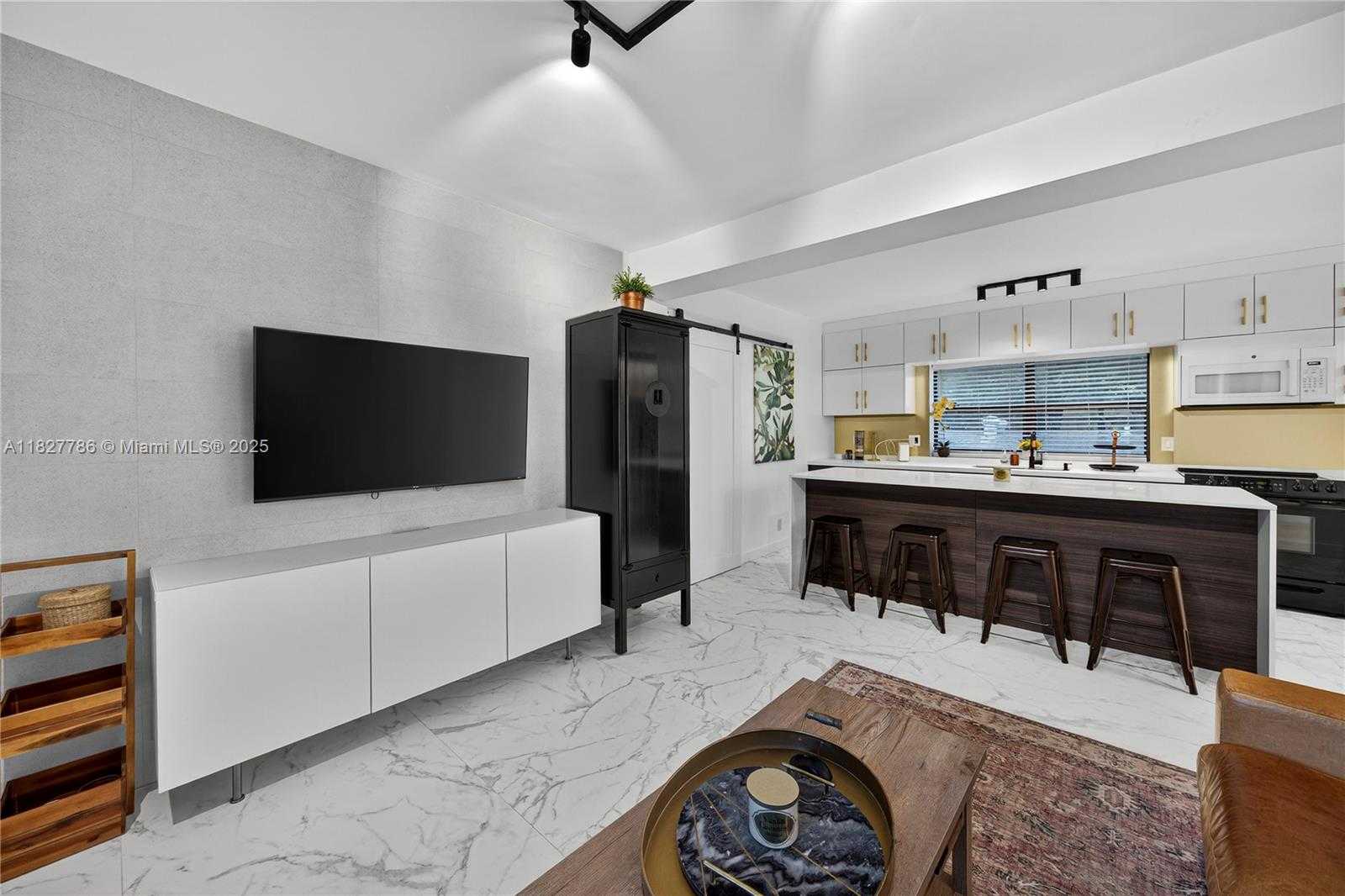 Small Image of 1215 EAST BROWARD BLVD, Fort Lauderdale Number 27