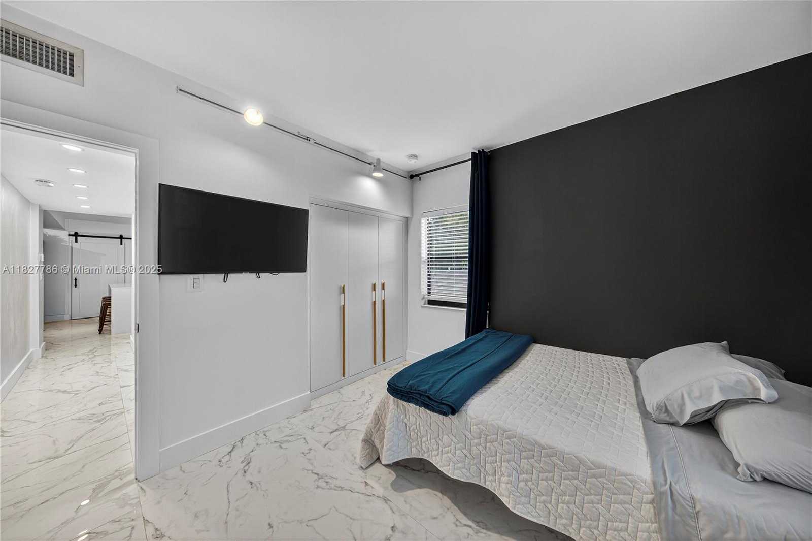 Small Image of 1215 EAST BROWARD BLVD, Fort Lauderdale Number 33