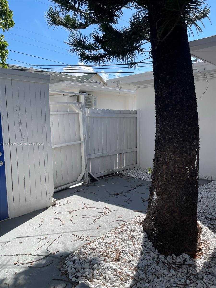 Small Image of 1842 MADISON ST, Hollywood Number 10