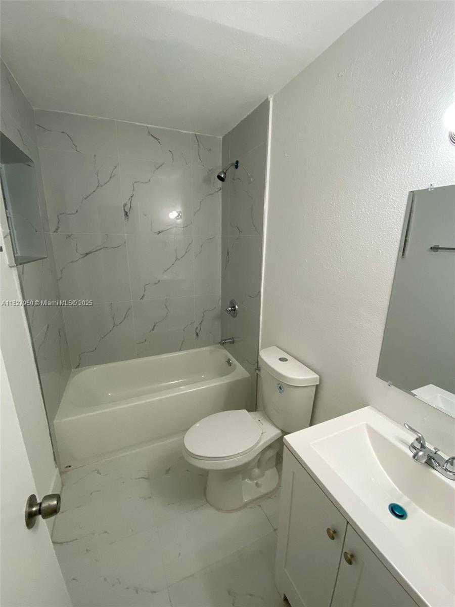 Small Image of 1842 MADISON ST, Hollywood Number 53
