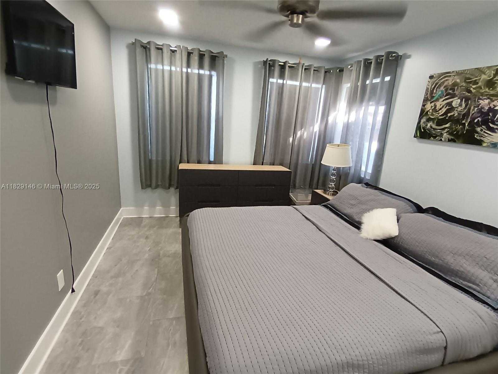 Small Image of 2242 POLK ST #3, Hollywood Number 16