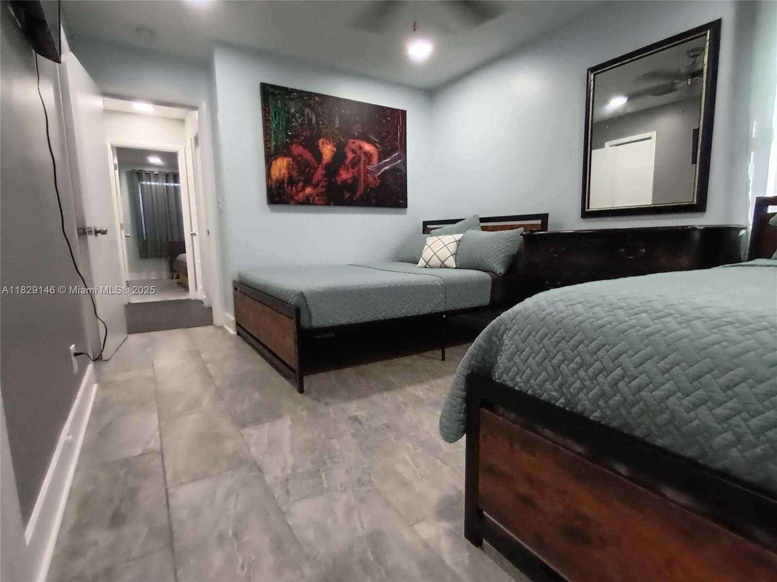 Small Image of 2242 POLK ST #3, Hollywood Number 27
