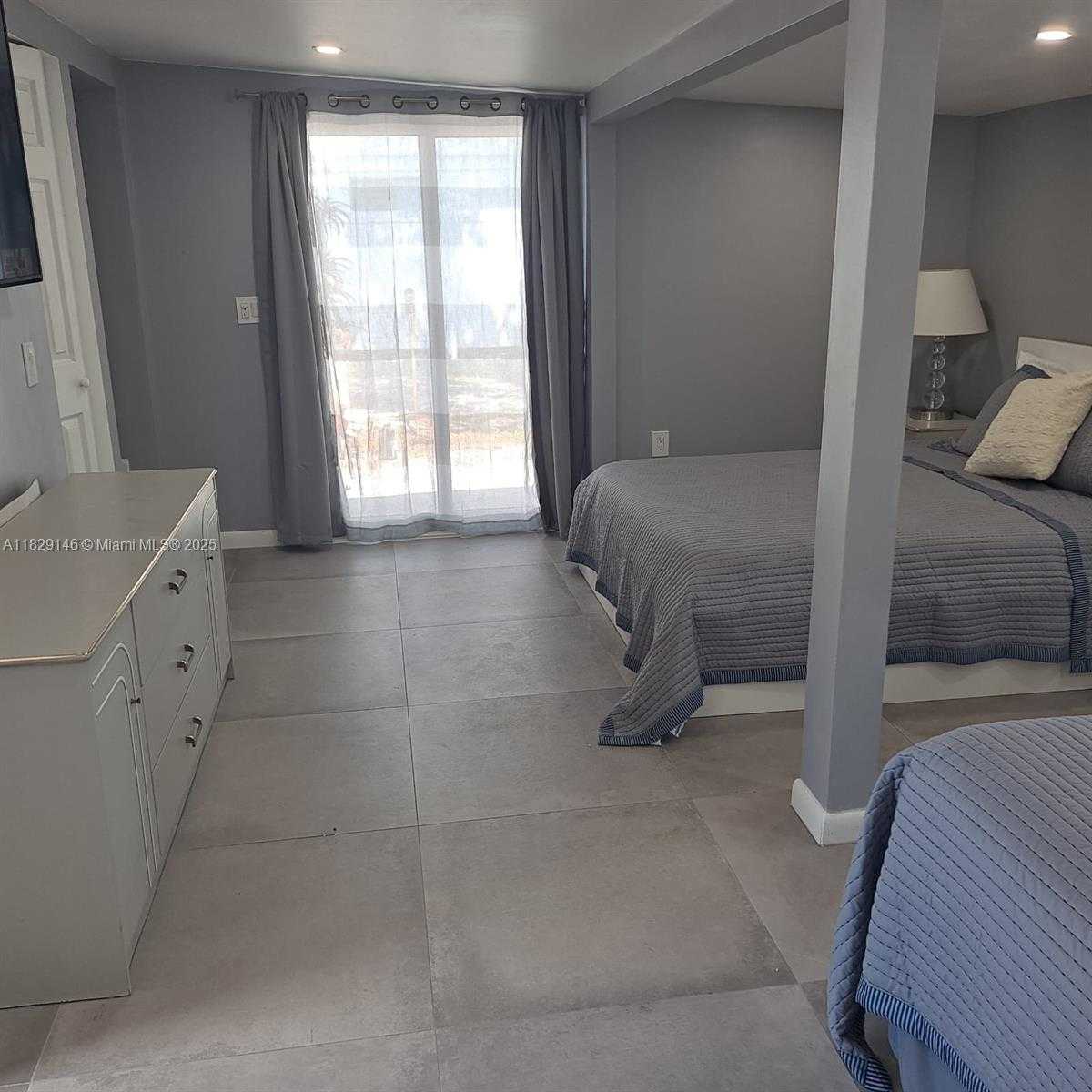 Small Image of 2242 POLK ST #3, Hollywood Number 39