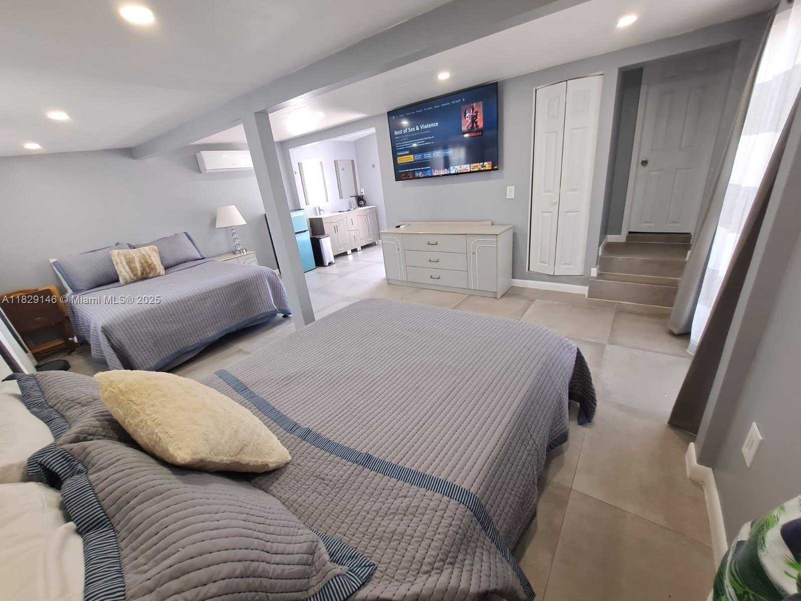 Small Image of 2242 POLK ST #3, Hollywood Number 47